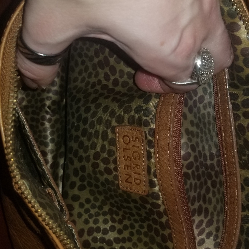 Sigrid Olsen - image 2